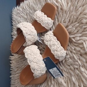 Universal Thread sandals